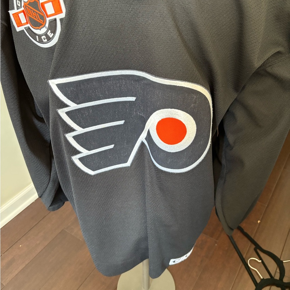 Philadelphia Flyers Center Ice Jersey